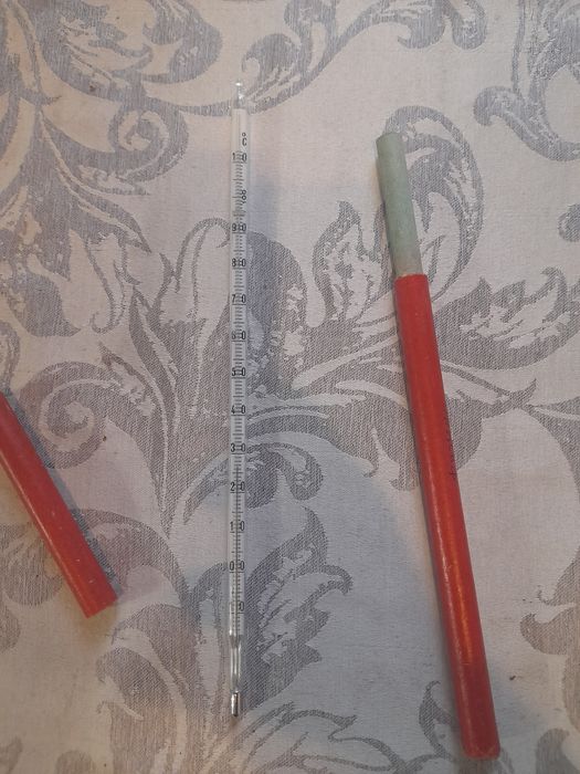 Термометър живачен 100 градуса и Рамки за очила със стъкла