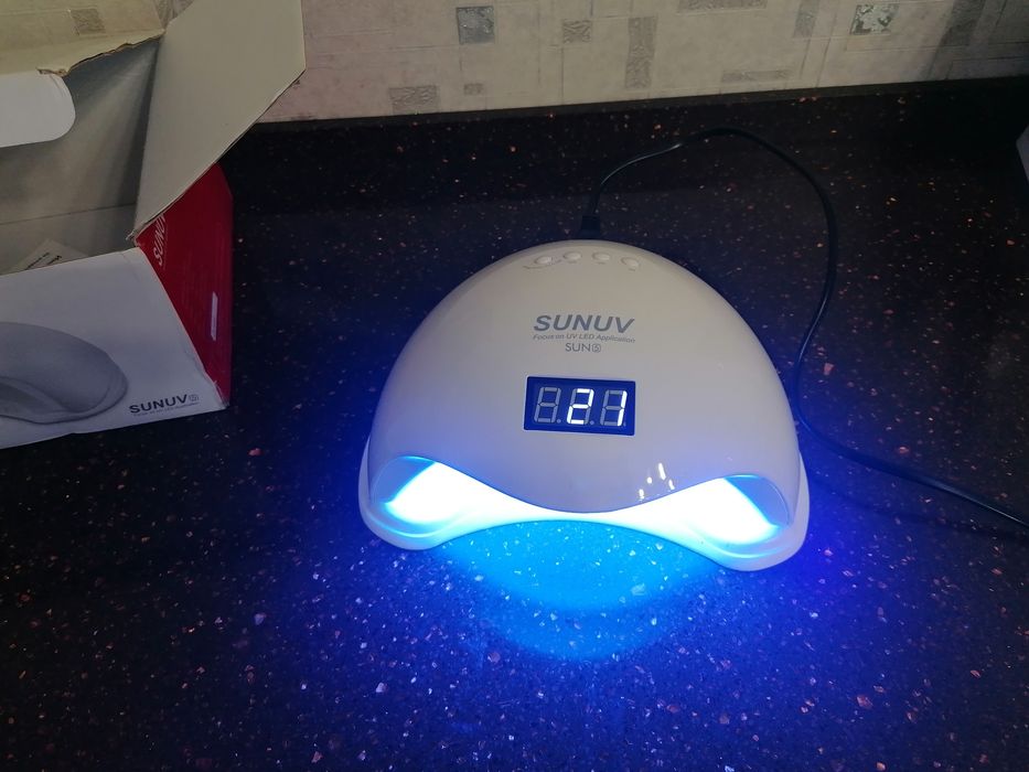 Срочно Продам лампу для ногтей