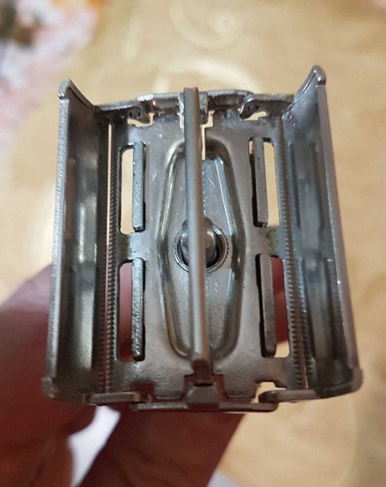 Продавам самобръсначка модел: Gillette Slim Adjustable