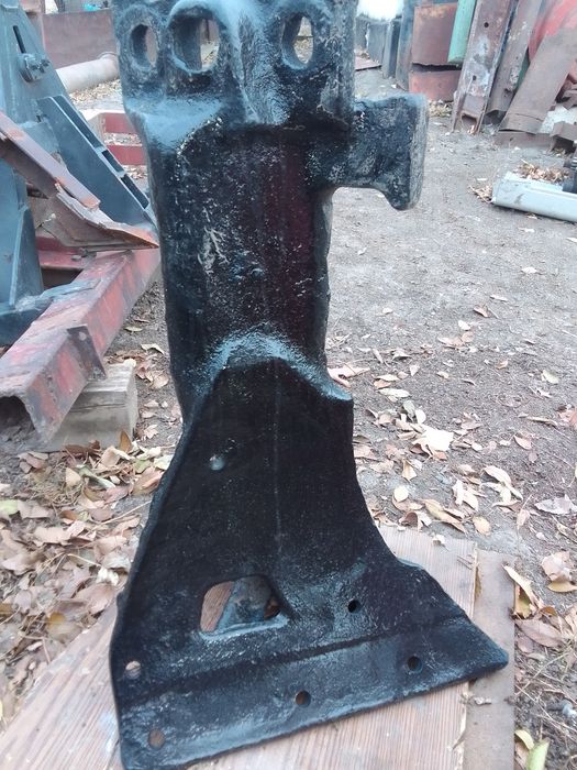 Продам  стойку плуга ПЛН -35
