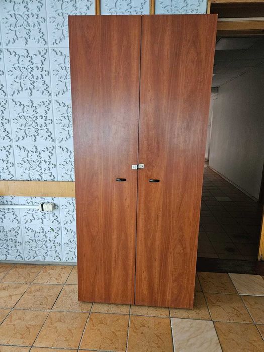 Офисная мебель - шкафы, пенал