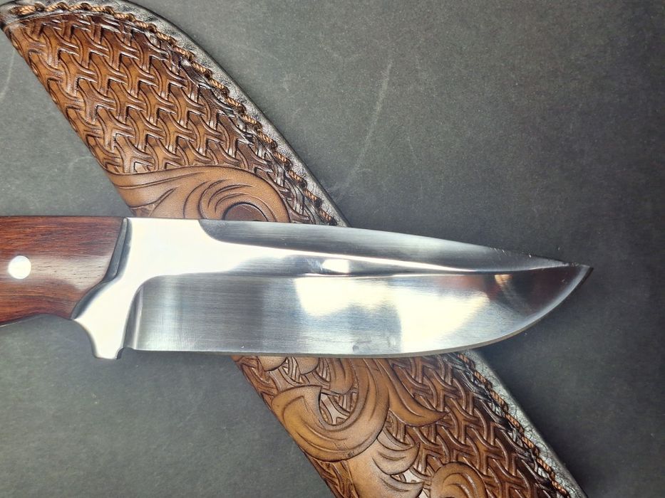 Ловен нож-Ръчна изработка-стомана D2 с кания от телешки кожа