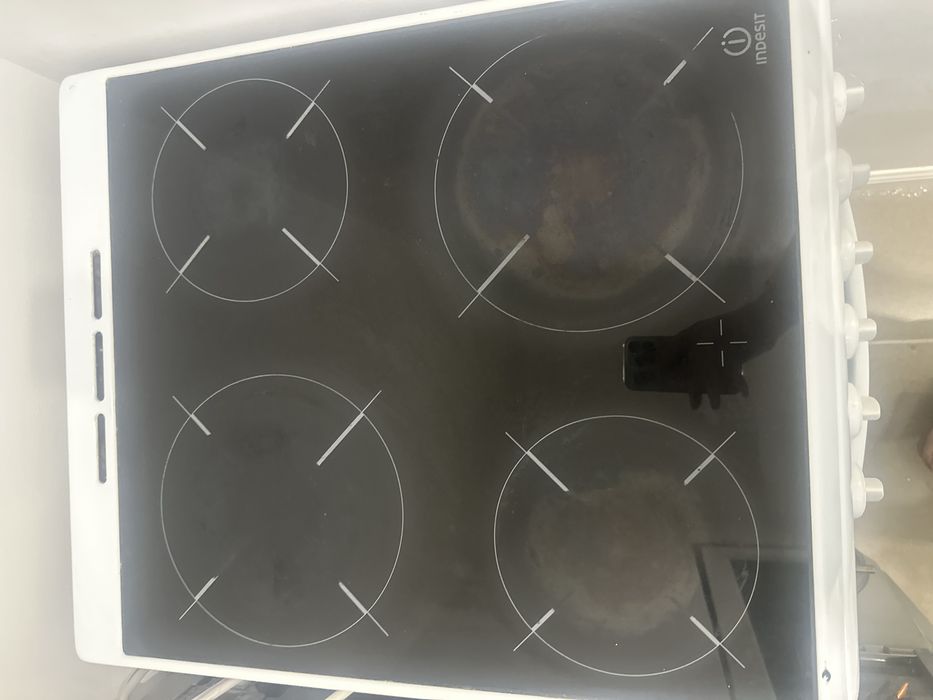 Продам плиту indesit