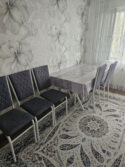 Стол для гостиной