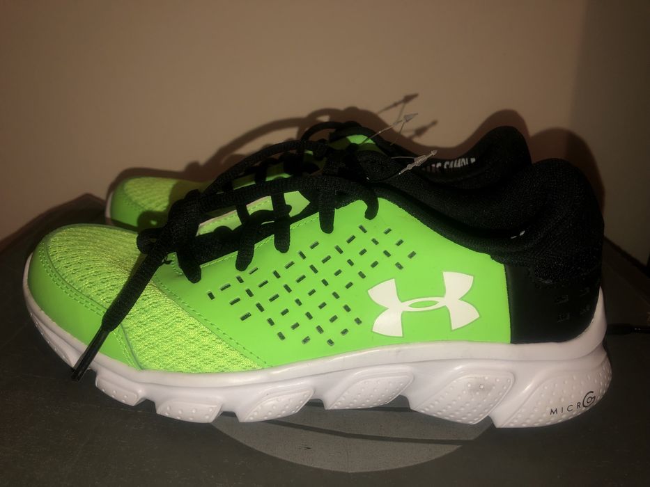 Дамски маратонки under armour