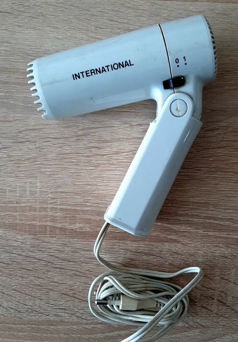 Сервиз от 6чаши и Сгъваем,мини сешоар