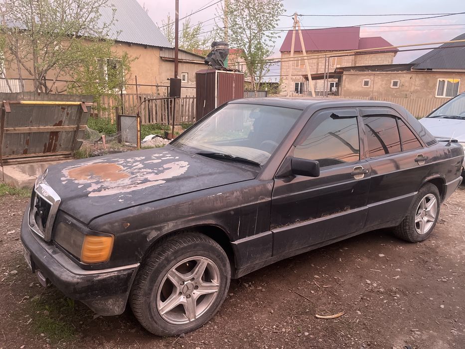 Мерседес Бенс 190 с вложениями