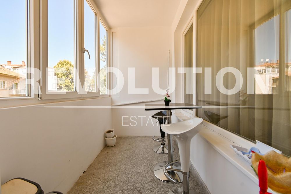 Дава се под наем Тристаен апартамент в София, Лозенец - 95 кв.м за 1000 € - Снимка #8