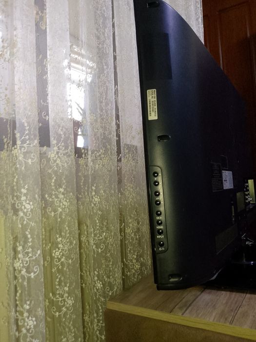 Срочно. Телевизор LG - 32LK330