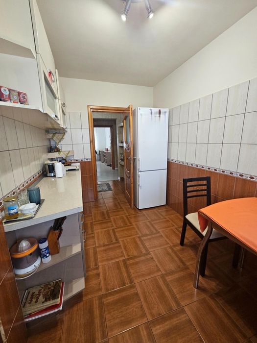 Apartament 3 camere decomandat