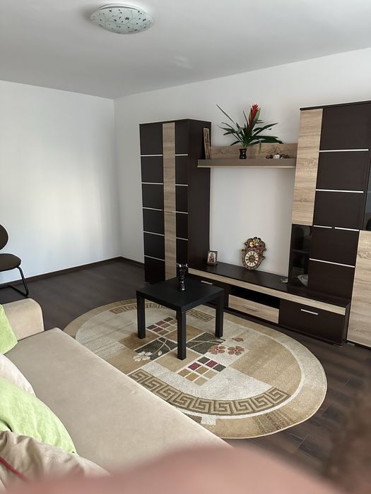 Apartament de închiriat, 2 camere, etaj 1, zona Finanțe-Piața Moldovei