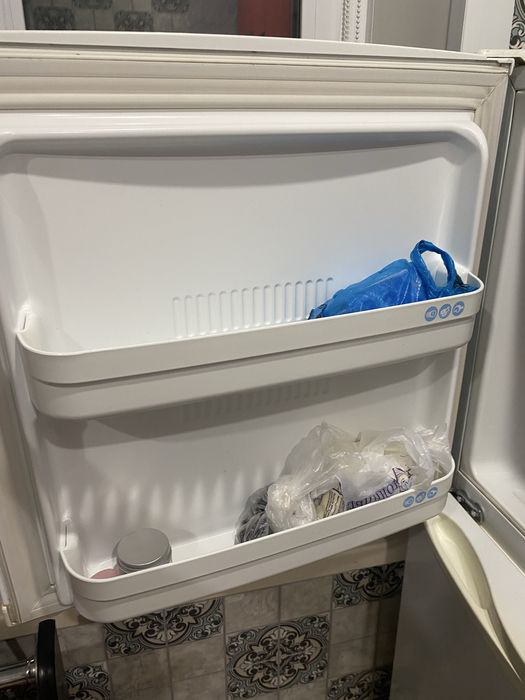 Холодильник белый