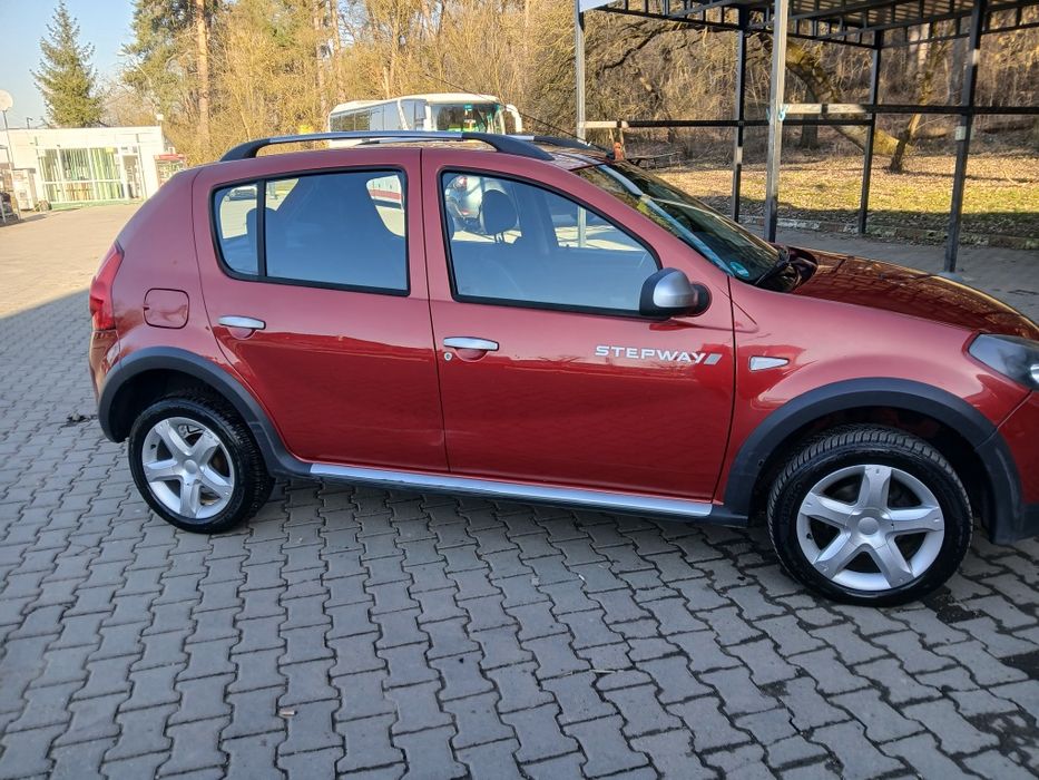 Dacia Sandero stepway  1.6 benzina 2011
