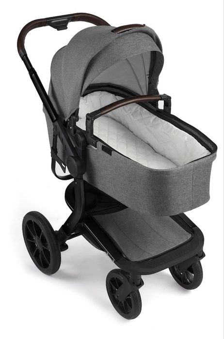 Продам коляску детскую 3 в 1