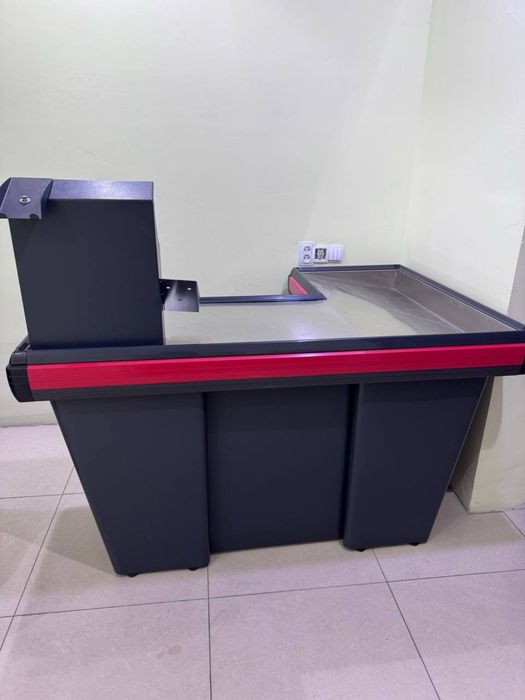 Черный кассовый стол