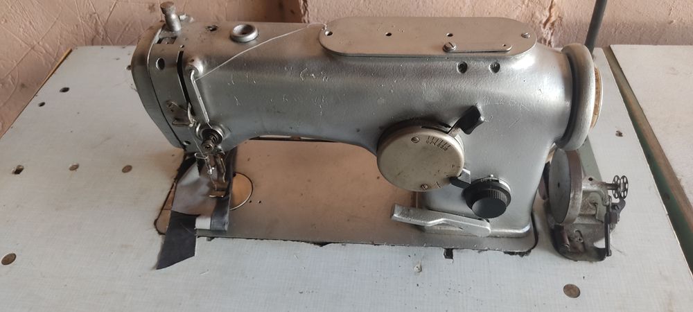 Продам швейных машины