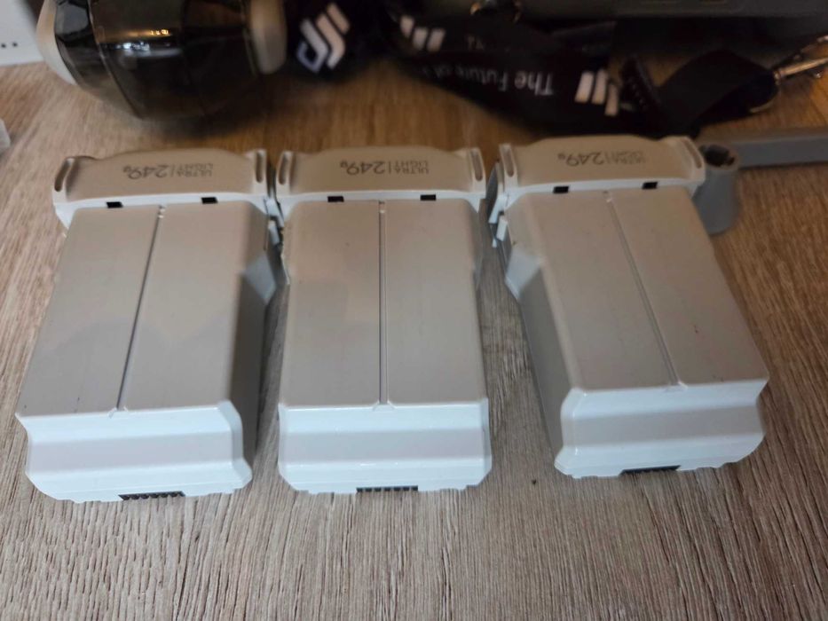 Дрон DJI Mini 4 Pro Fly More Combo