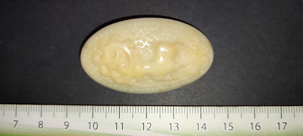 Брошь "ОЛЕНЬ", резьба по моржовой кости