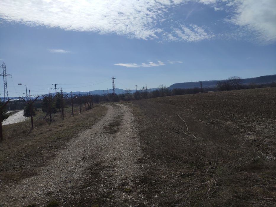 Парцел 17082кв.м граничещ със Шишеджам Търговище