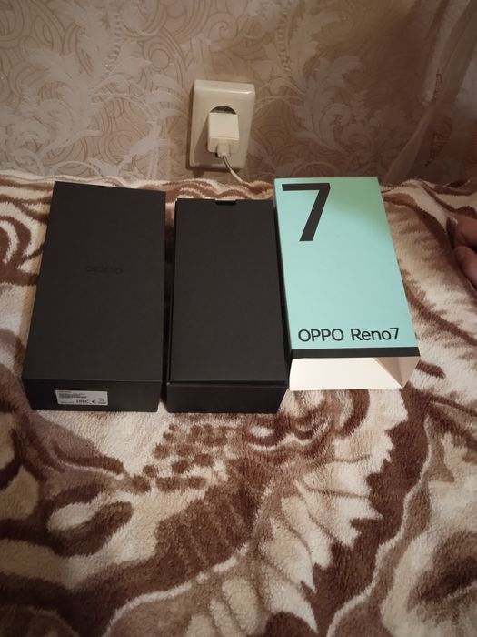 Продам oppo reno7 4 G