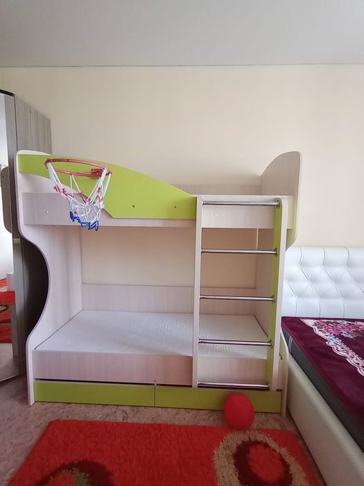 Детская двухъярусная кровать.