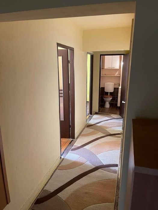Proprietar, vând apartament decomandat 3camere, zona semicentrală