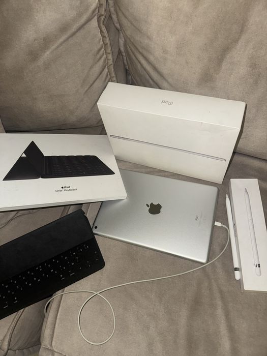 iPad 7-го поколения + Apple Pencil + Smart Keyboard