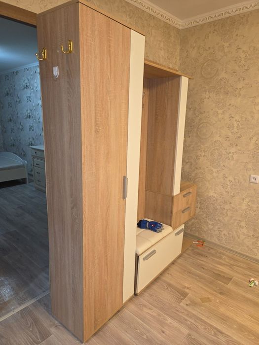 Срочно срочно продам прихожка