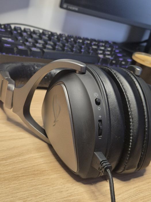 Casti gaming asus rog delta s