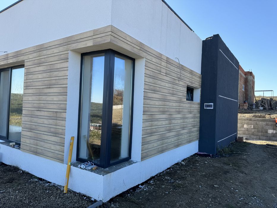Vand casa noua Oradea, model mediteranean, 700 mp, 5 min de spital judetean, view paduri, aer curat , liniste, pompa caldura incalzire si racire