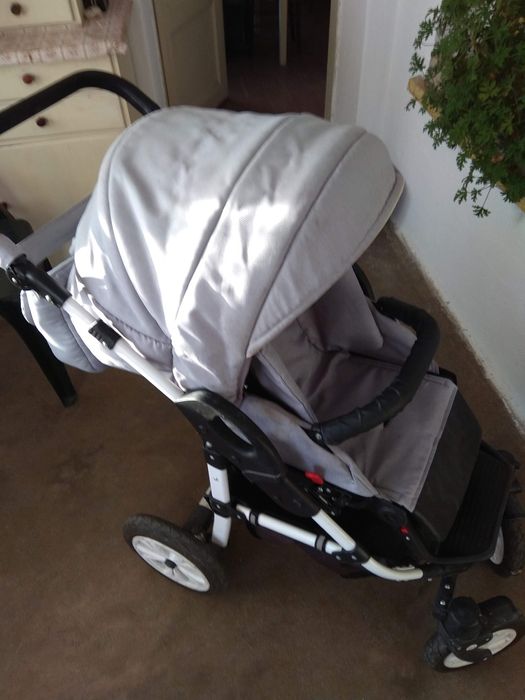 Бебешка количка.