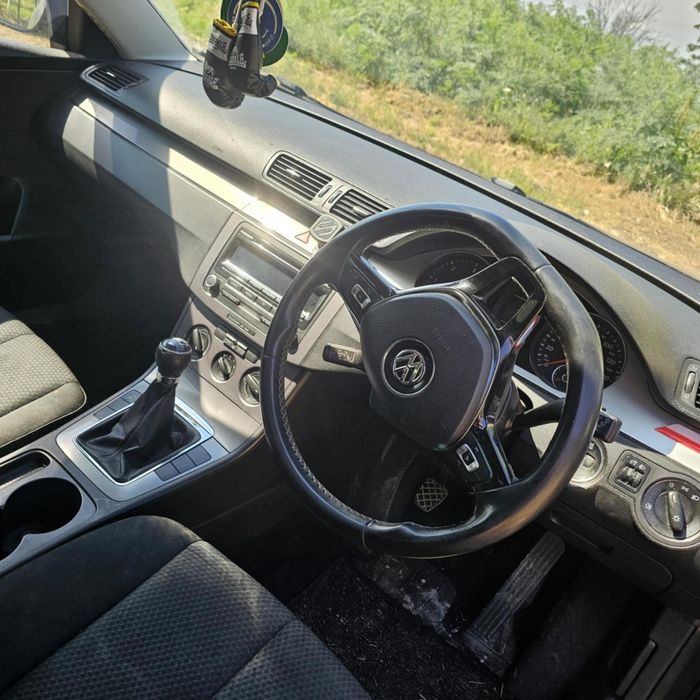 Пасат Б6 1.9 дизел 105кс БКЦ. черен на ЧАСТИ (Passat B6 BKC na chasti)