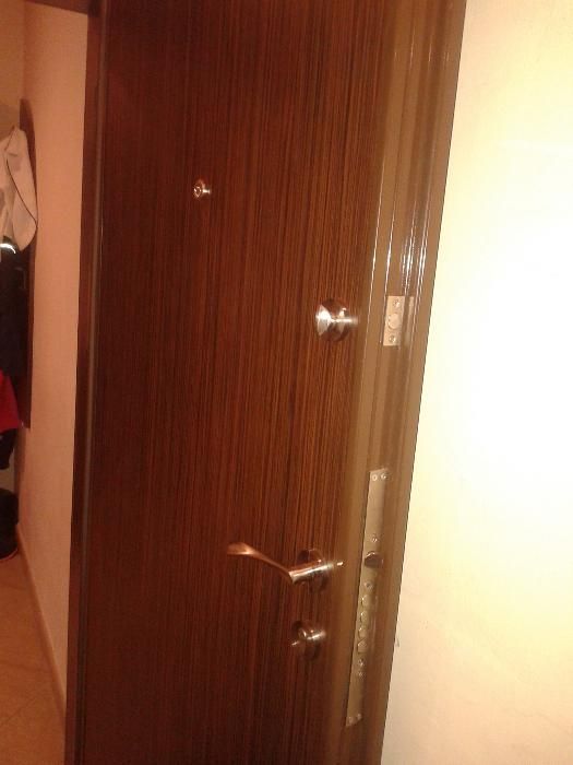 Метални и блиндирани врати