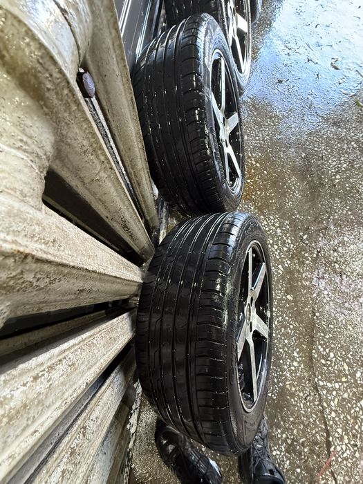 Продам комплект колес на 16