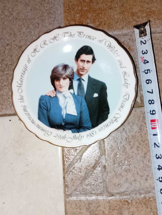 Чинийки от сватбата на Чрлз и Даяна,чиния за микровълнова-315мм.