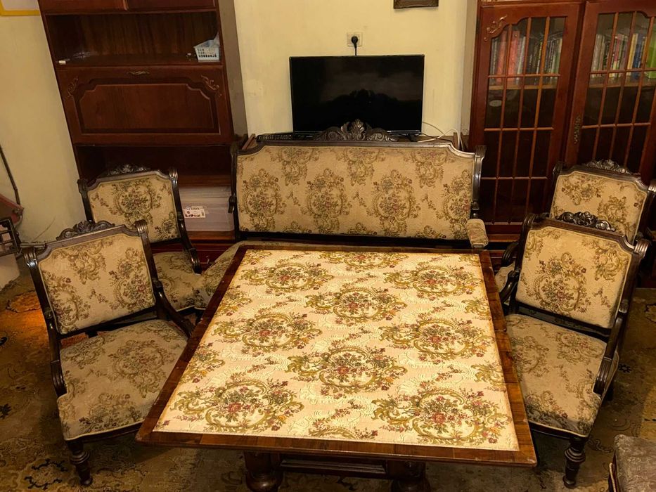 Set mobilier vintage autentic, lemn masiv, model elegant