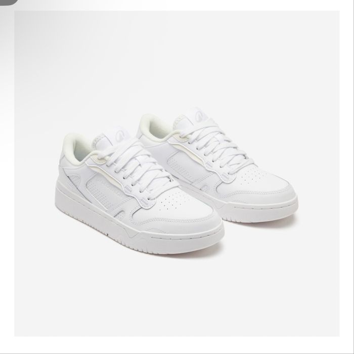 Продам кроссовки