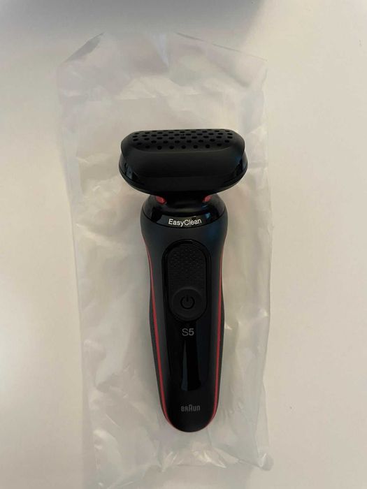 Aparat de ras electric Braun Series 5 51-R1000s Wet&Dry, AutoSense, Easy Clean, Easy Click, 3 elemente de taiere, Rosu/Negru