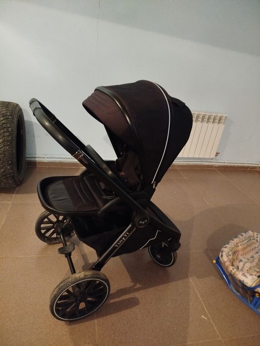 Продам прогулочную коляску