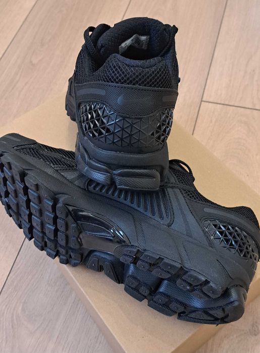 Nike VOMERO 5 45-ти