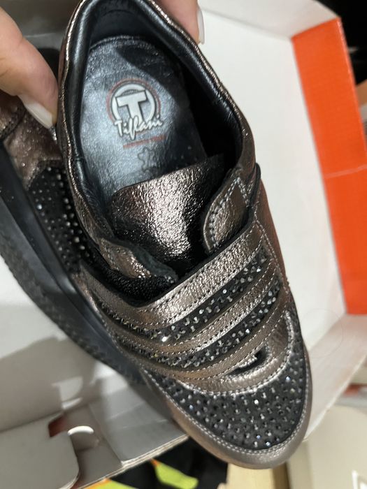 Продам обувь детская