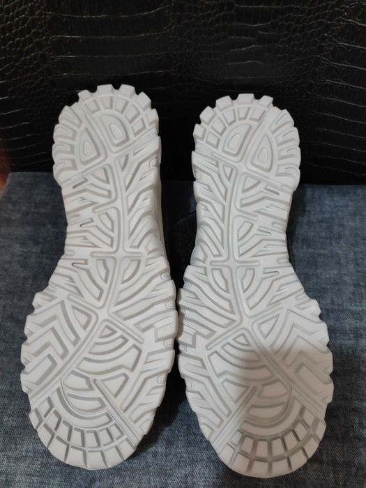 Специални мъжки обувки за отичащи крака