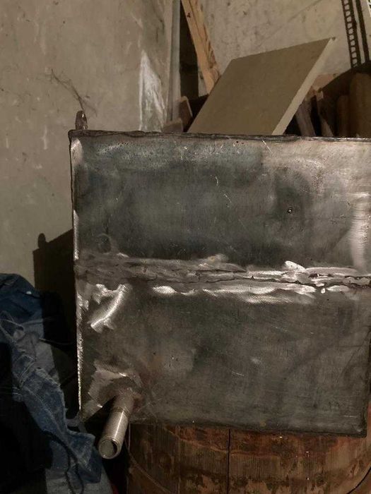 Продам расширительный бак