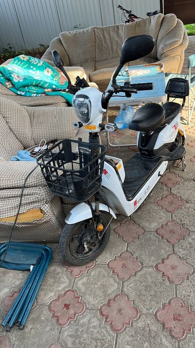 Продам скутер  ск8