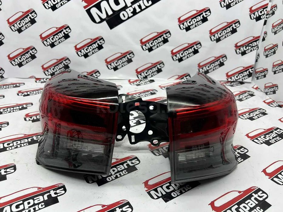 Фонари в крылья Toyota Highlander 2019-н.в