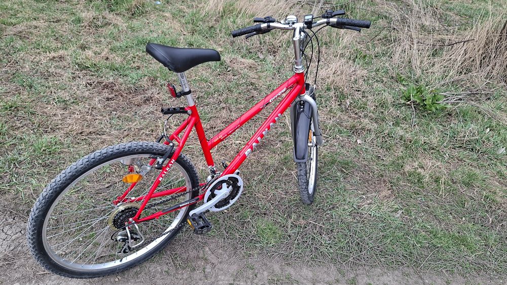 Bicicletă roșie Balkan Arrow de  26" (damă/copii)