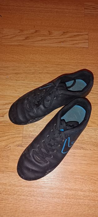 Продам футбол обувь