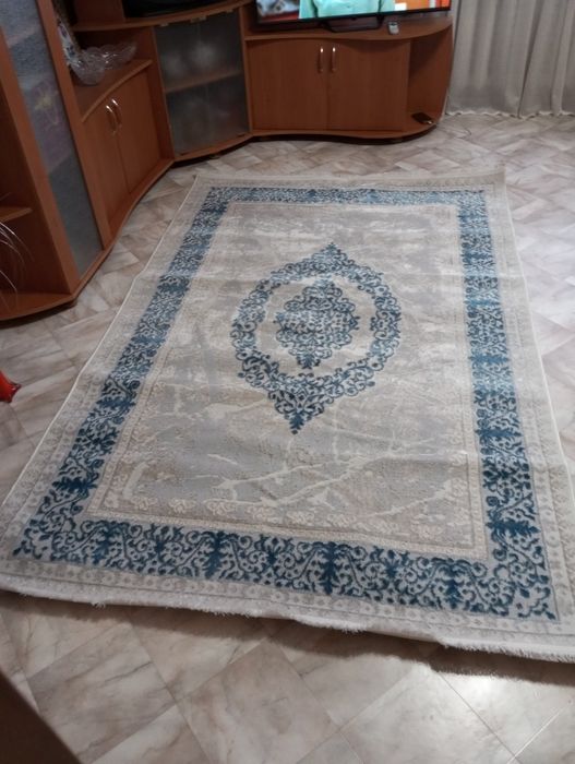 Палас 150*230, совершенно новый.