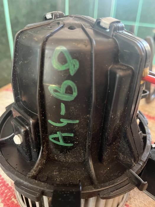 ventilator habitaclu audi a4 b8 cod 8k0820521 b