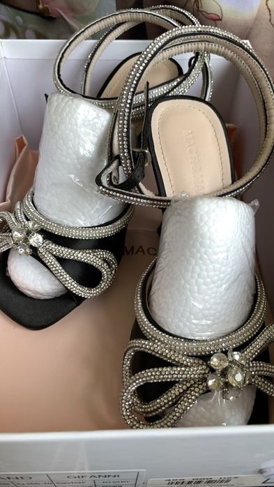 Обувь новая , продается